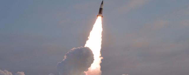 Северная Корея запустила баллистические ракеты в сторону Японского моря