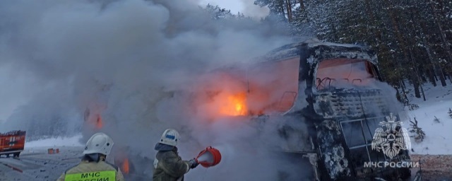 На трассе в Свердловской области сгорел рейсовый автобус