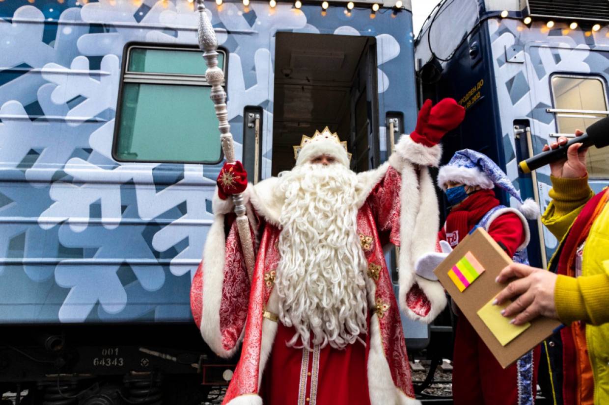 Воронеж посетил новогодний поезд Деда Мороза