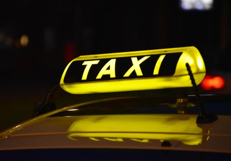 18-летнему жителю Ижевска грозит до 12 лет лишения свободы за нападение на таксиста