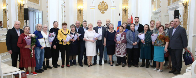 Глава Раменского г.о. Виктор Неволин поздравил пары с юбилеем совместной жизни
