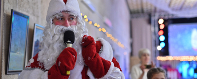 В ДК «Победа» в Раменском г.о. Дед Мороз открыл выставку «Зима-зима»