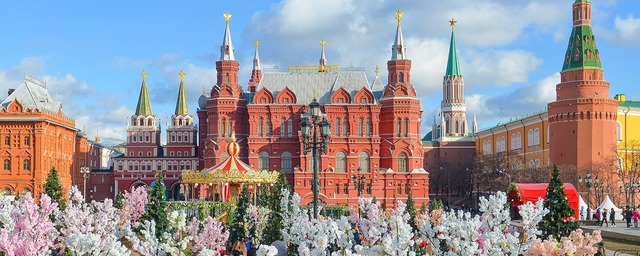 Большинство российских туристов весной 2023 года планируют отдыхать в Москве, Сочи и Петербурге