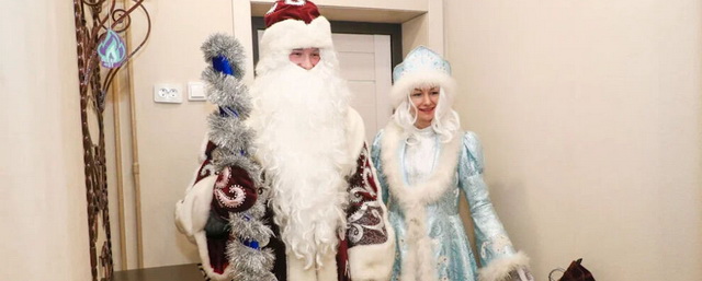 На Ямале начали вручать новогодние подарки детям участников СВО