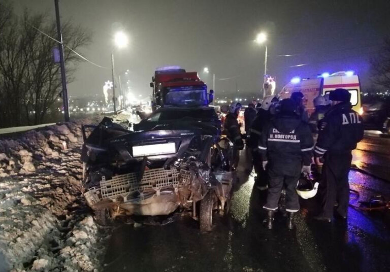 Три человека погибли в ДТП с грузовиком в Нижнем Новгороде