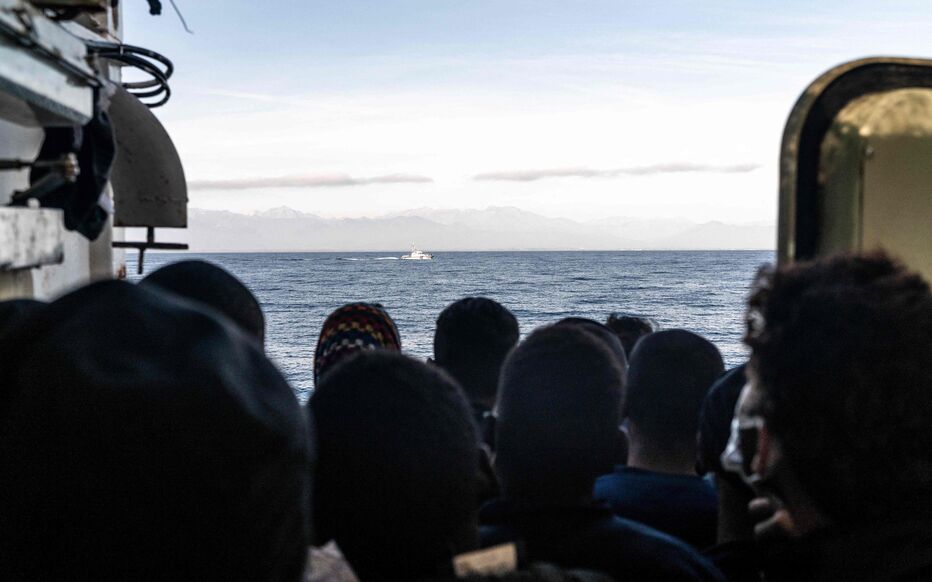 Более сотни мигрантов спасены на судне Ocean Viking