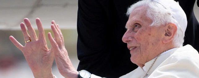 Бенедикт XVI: «его жизненные функции отказывают», но бывший Папа остается «в здравом уме»