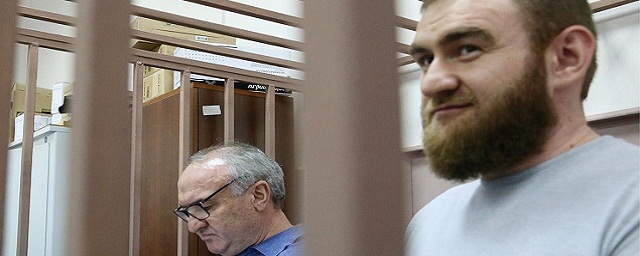 Прокуратура просит для экс-сенатора КРЧ Арашукова и его отца пожизненный срок по делу об убийствах