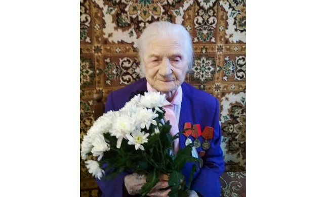 В Тверской области ветерану ВОВ Екатерине Вахуренковой исполнилось 103 года
