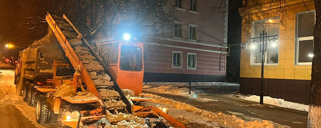 С приходом зимнего сезона коммунальные службы Йошкар-Олы уже вывезли 7800 кубометров снега