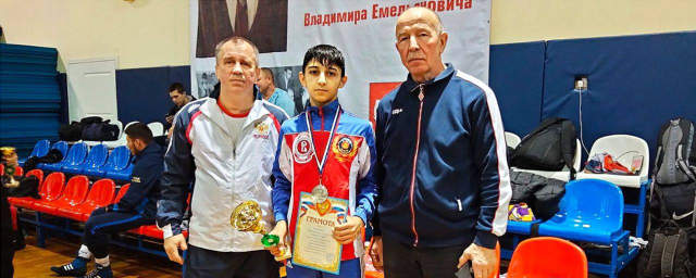Спортсмен из Клина взял «серебро» на соревнованиях по греко-римской борьбе в Санкт-Петербурге