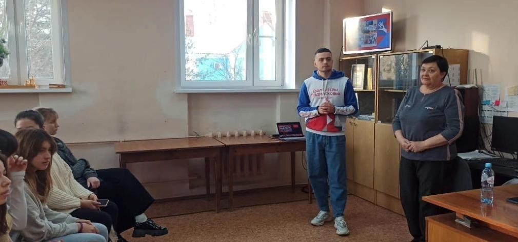 В Ивантеевке провели встречу с представителем волонтерского движения