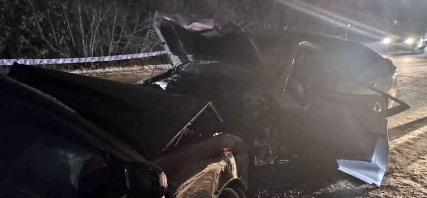 В результате тройного ДТП на Окружной дороге в Омске один человек погиб и трое пострадали
