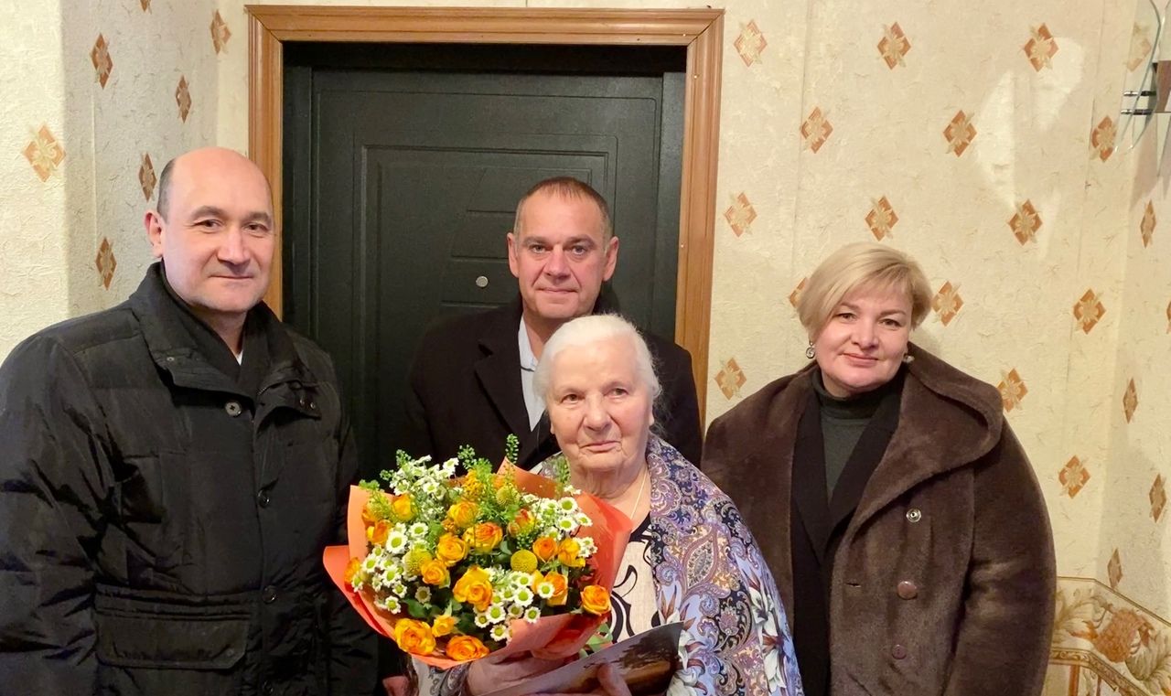 Власти г.о. Электрогорск поздравили с 90-летием Нину Гаврилину