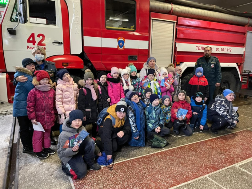 В Раменском для школьников провели экскурсию в пожарной части