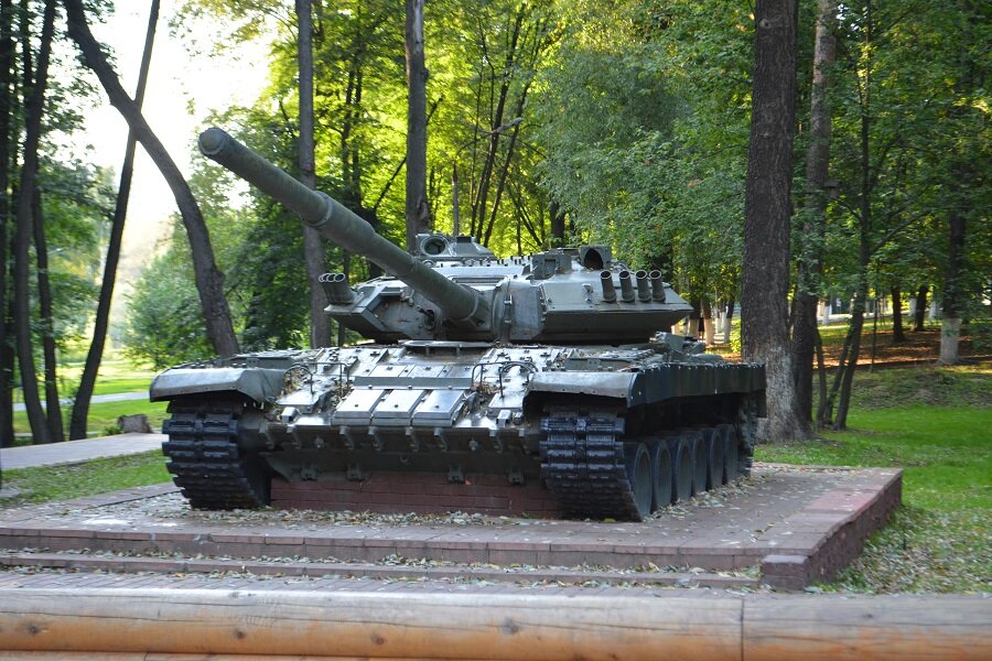 Жители Раменского проголосовали за то, чтобы танки из парка переехали к ТЦ «Антей»