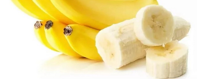 Врач-диетолог Джули Аптон назвала полезные свойства бананов