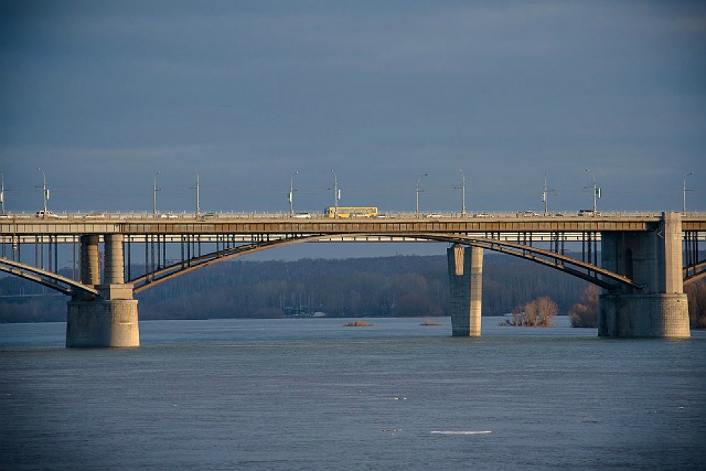 Октябрьский мост отремонтируют в Новосибирске до конца 2023 года