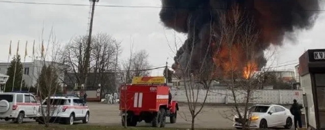 Численность пожарных на горящей нефтебазе в Белгороде увеличилась до 170 человек