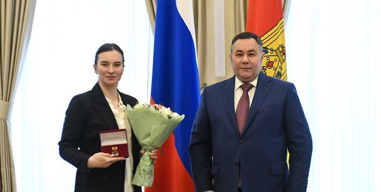 Лыжница Наталья Непряева стала почётным гражданином Тверской области