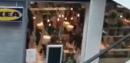 В закрытом магазине IKEA в Москве сняли танцующих людей