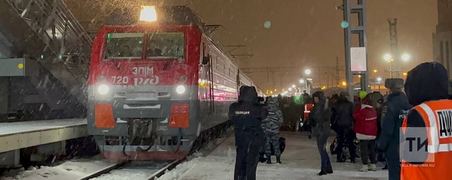 Более 500 вынужденных переселенцев из ДНР и ЛНР прибыли специальным поездом в Татарстан