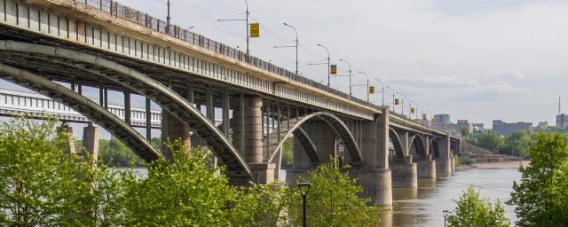 В Новосибирске ФАС остановила выбор подрядчика на ремонт Октябрьского моста