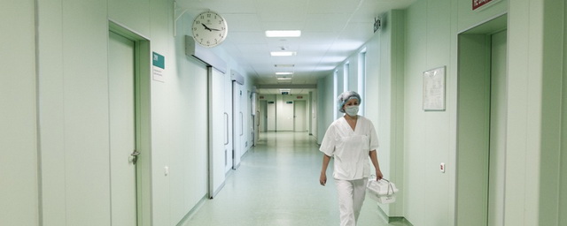 В больницах Петербурга не хватает врачей и медработников