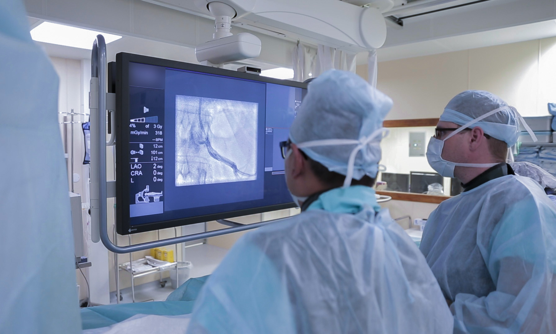 В Новосибирске хирурги прооперировали пациентку с пульсирующим образованием в животе