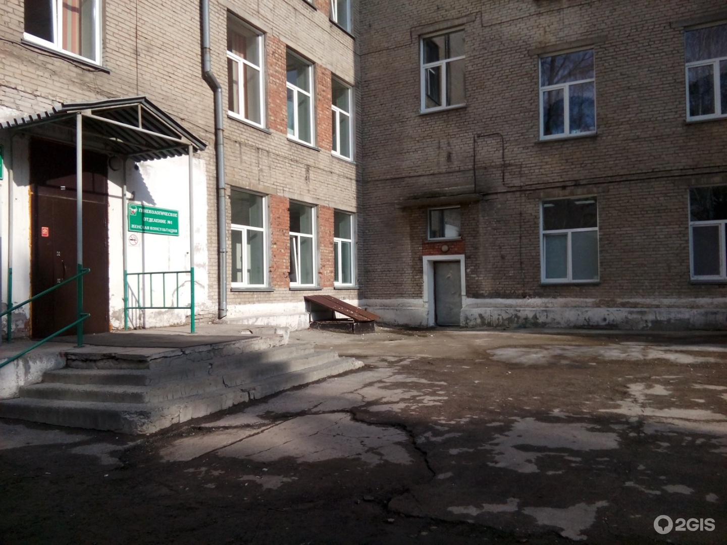 Главврач больницы № 25 Новосибирска объявил о закрытии роддома