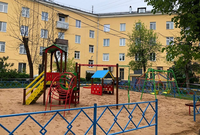 В Пролетарском районе Твери появилась новая площадка для детей