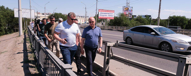 Бабушкин и Полумордвинов осмотрели Таможенный и Аэропортовский мосты в Астрахани