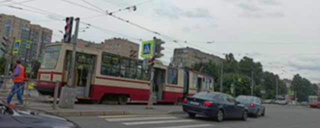 Очередное ДТП с трамваем произошло в Невском районе Петербурга