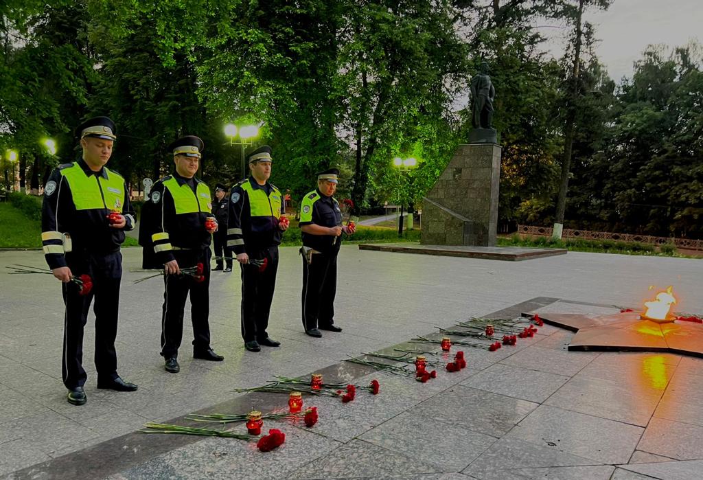 Сотрудники ГИБДД Красногорска приняли участие в акции «Свеча памяти»