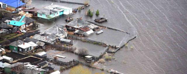 В Якутии проводят эвакуацию пострадавших от наводнения в Суордахе