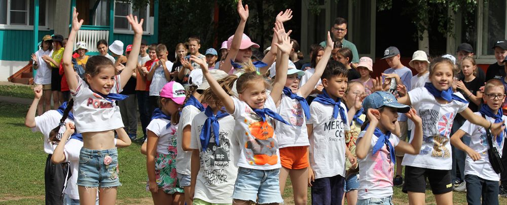 Мэр Иркутска Болотов проверил организацию отдыха для детей в летних лагерях