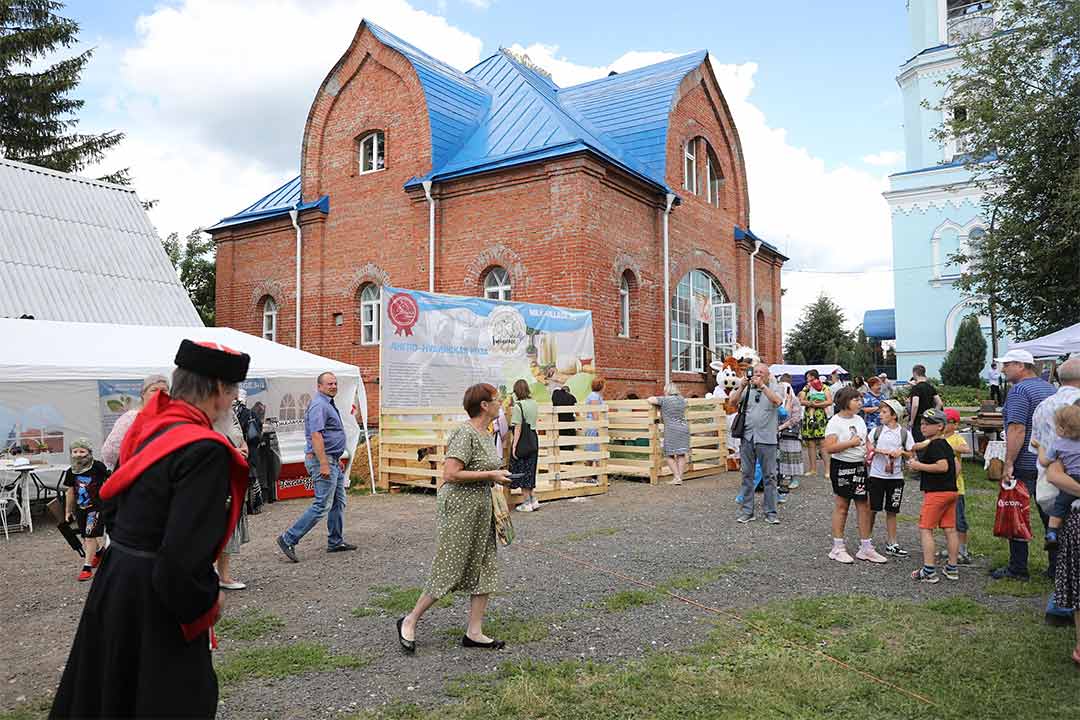 В селе Карпово 17 июля состоялся православный фестиваль «Ромашковое поле»