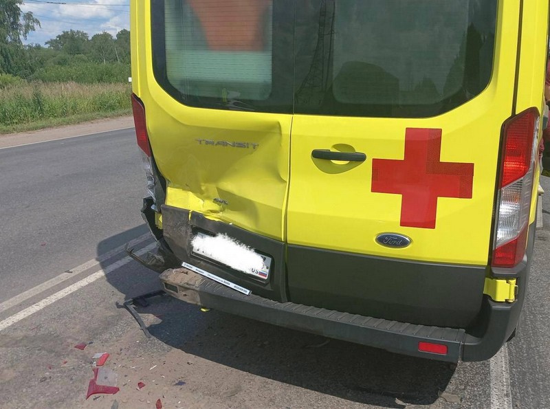 В Кировской области 35-летний мужчина пострадал в ДТП со скорой помощью