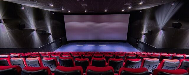 В кинотеатре Новосибирска запустили показ санкционных голливудских фильмов
