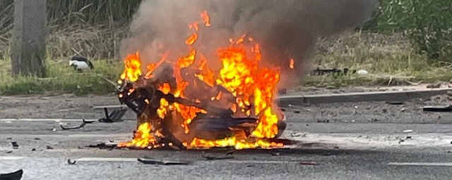 Стали известны детали ДТП со сгоревшим мотоциклом на Колпинском шоссе в Петербурге
