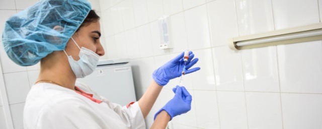 В поликлиники Самары в августе впервые поступит назальная вакцина от коронавируса