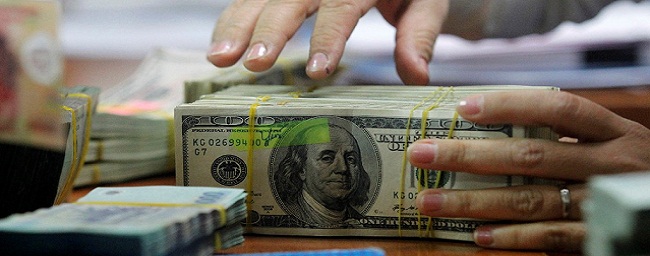 Банк России обсуждает возможность прекращения торгов долларом и евро на Московской бирже