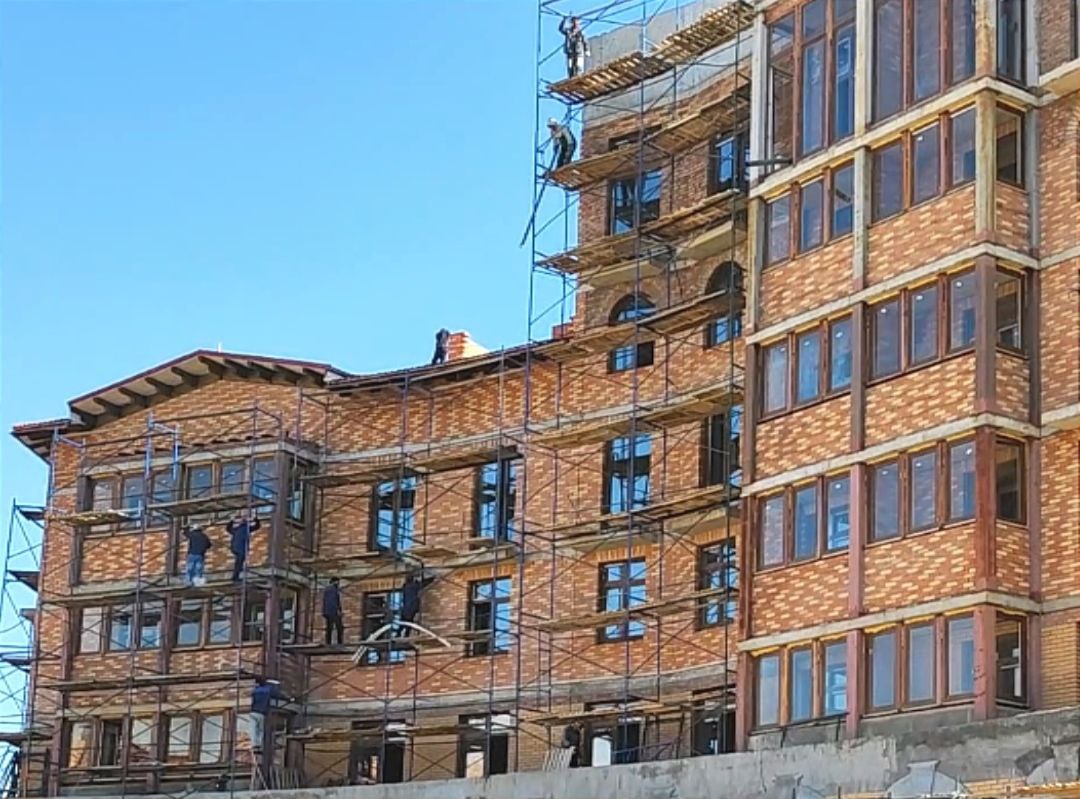 В ЖК «Лесобережный» в Красногорске стартовала отделка фасадов в трех корпусах
