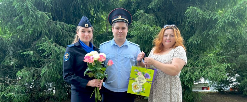 В Красногорске с праздником поздравили семью полицейских Александра и Кристины Заботновых