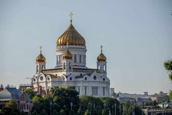 В Москве неадекватный мужчина устроил потоп в храме Христа Спасителя