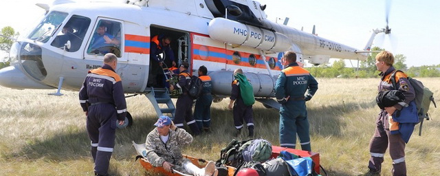 В горах Хакасии сотрудники МЧС спасли раненого туриста