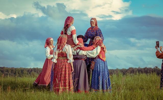 «Владимирская вечора»: как участие в фольклорном празднике помогает справиться с психологическими проблемами