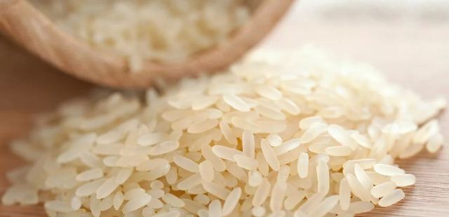 Диетолог Манакер: регулярное употребление белого риса помогает укрепить кости
