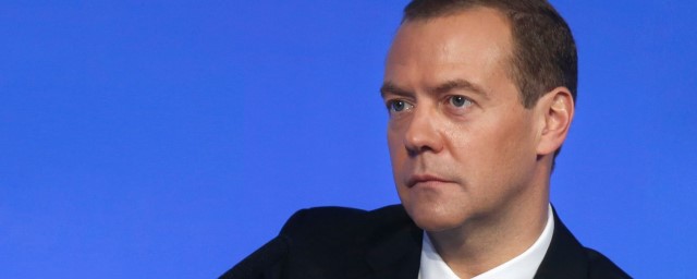 Медведев: на фоне энергетического кризиса в Европе полноценно моется только Шольц