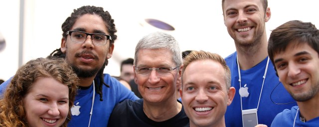 Сотрудники Apple выступили против возвращения с удаленки